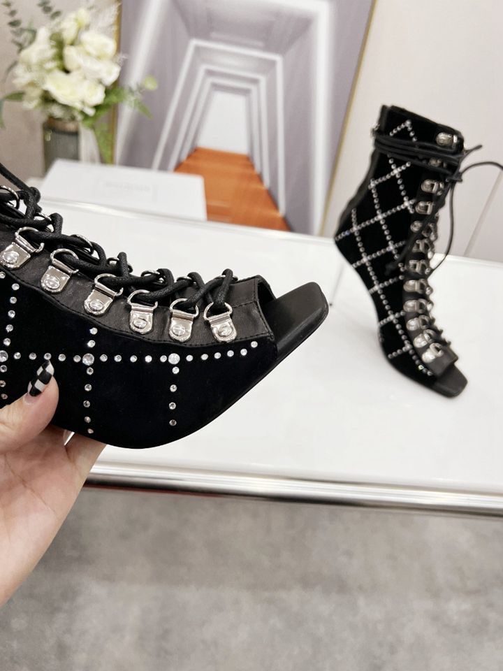 6727420 巴尔曼春夏最新款走秀款凉靴 码数：35-41 {41不予退换}