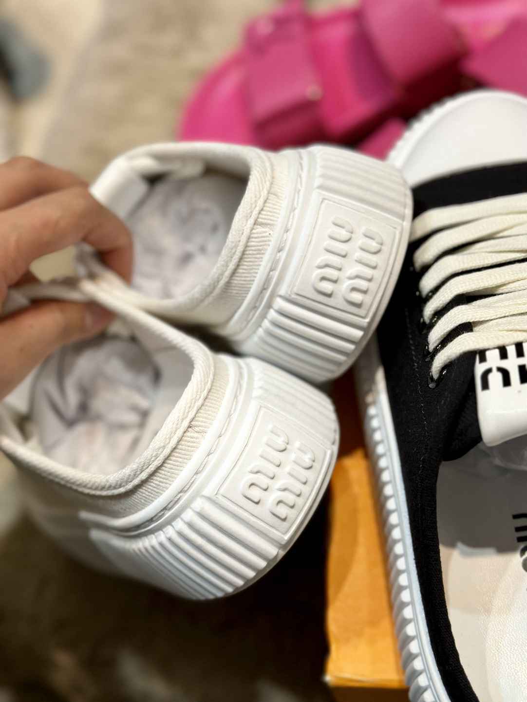 B8158260 《顶级版本》缪缪miumiu休闲鞋系列…… 35-40