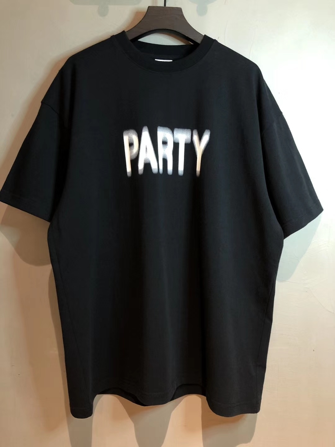 SOLD OUT VETEMENTS 2020FW PARTY