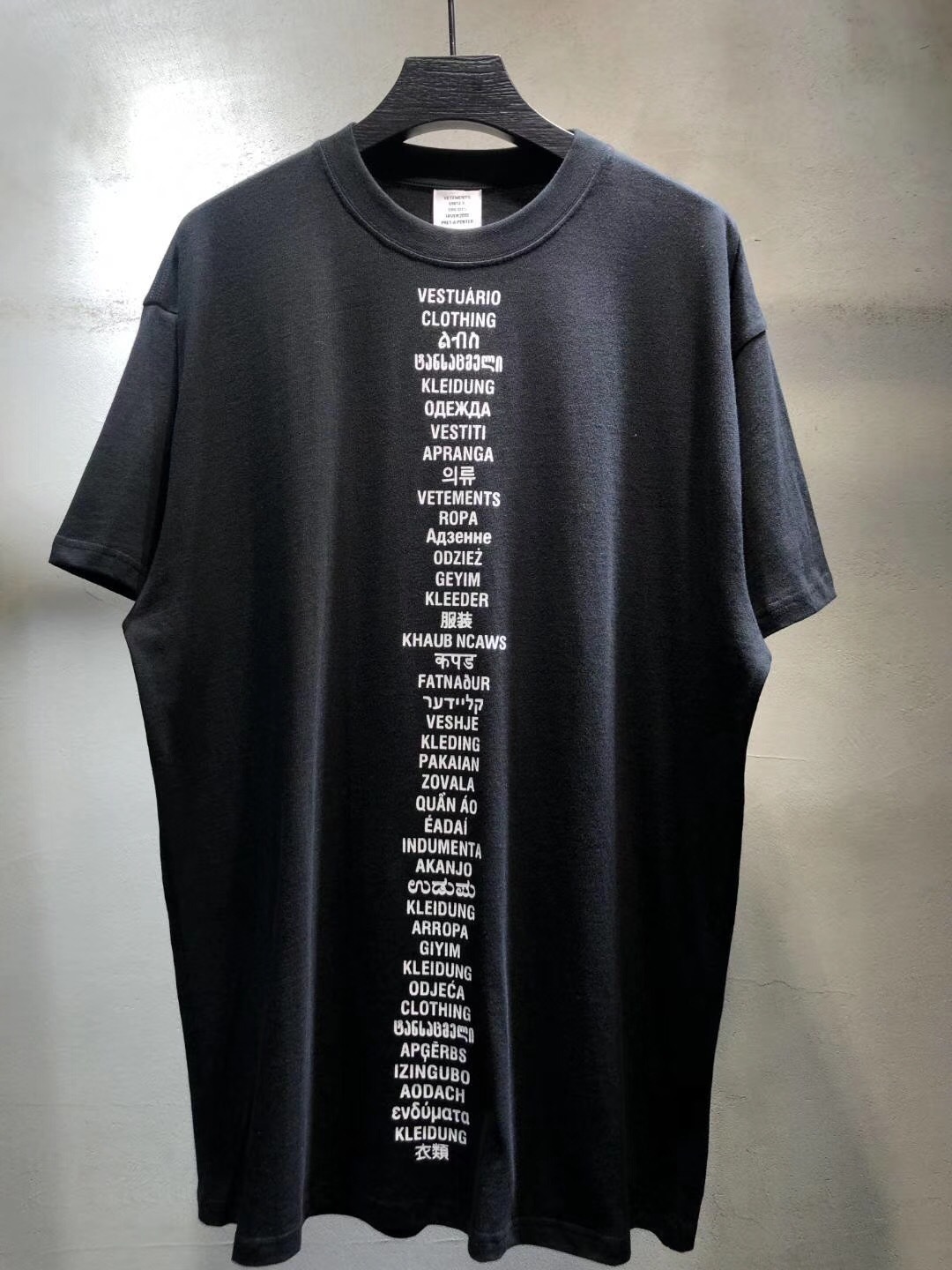 SOLD OUT VETEMENTS 服装说明黑色