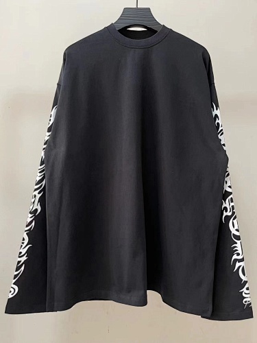 SOLD OUT VETEMENTS Black Gothic Font Long Sleeve T-Shirt