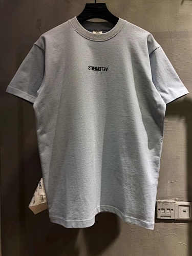 SOLD OUT VETEMENTS Blue Mirror Print