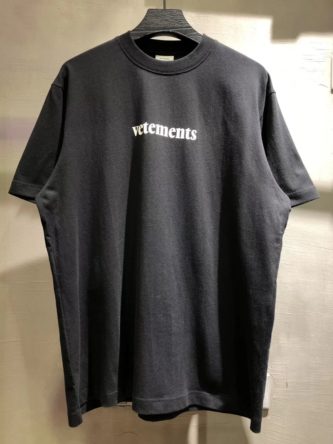 SOLD OUT VETEMENTS BLACK POSTAGE T-SHIRT