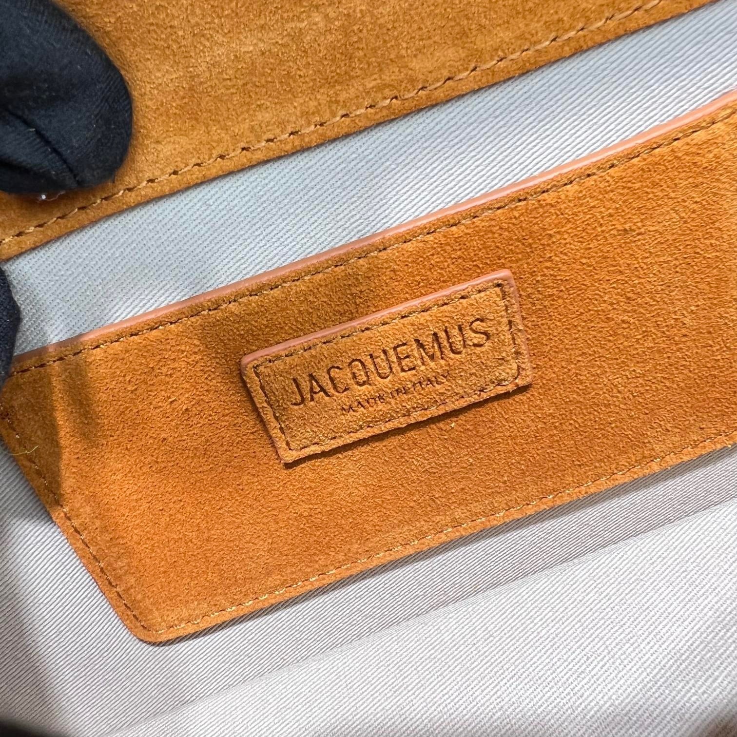 JACQUEMUS 138